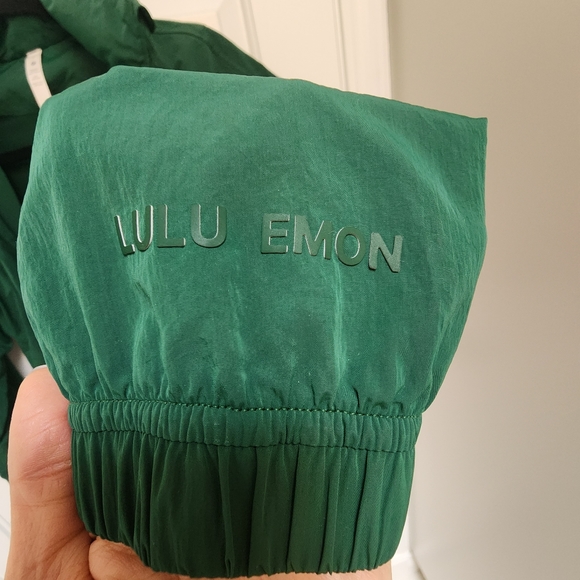 Lululemon Lightweight Hooded Jacket - Everglades Green - Picture 11 of 12